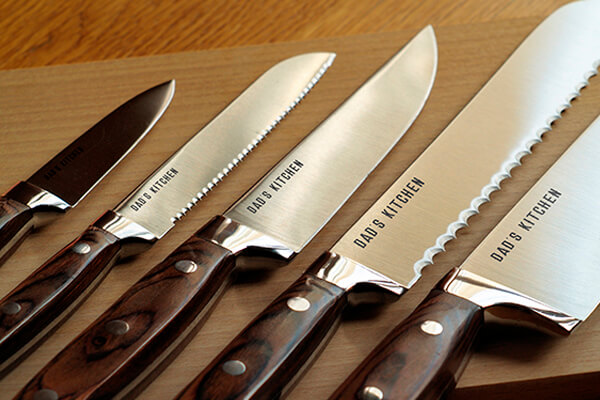 Personalización cuchillos con marcaje laser